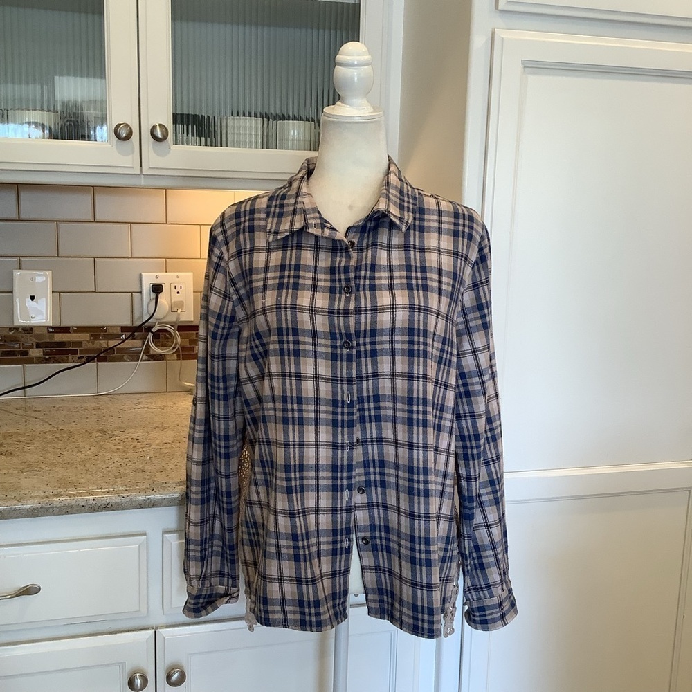 White Crow Flannel Shirt Women’s Large Beige Plaid Long Sleeve Button Up Cotton